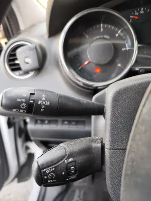 Foto de MANDO MULTIFUNCION PEUGEOT 3008 1.6 Blue-HDI FAP (120 CV / 88 KW)