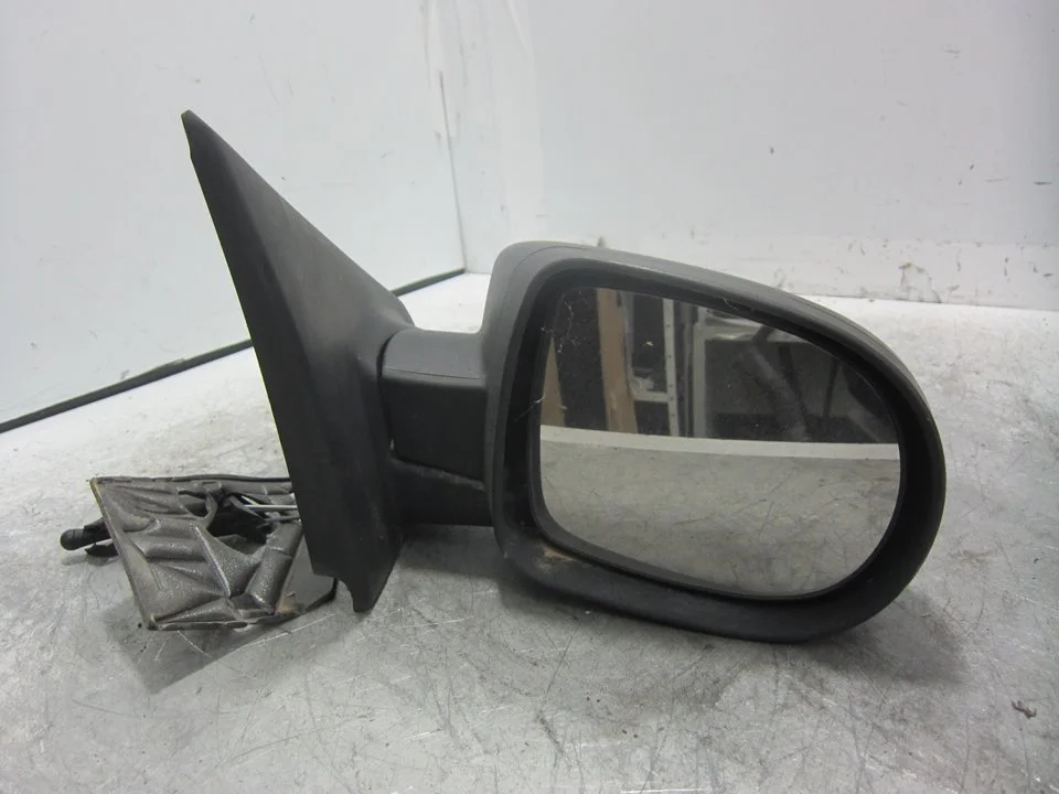Foto de RETROVISOR DERECHO RENAULT CLIO III 1.2 (75 CV / 55 KW) referencia E4023397