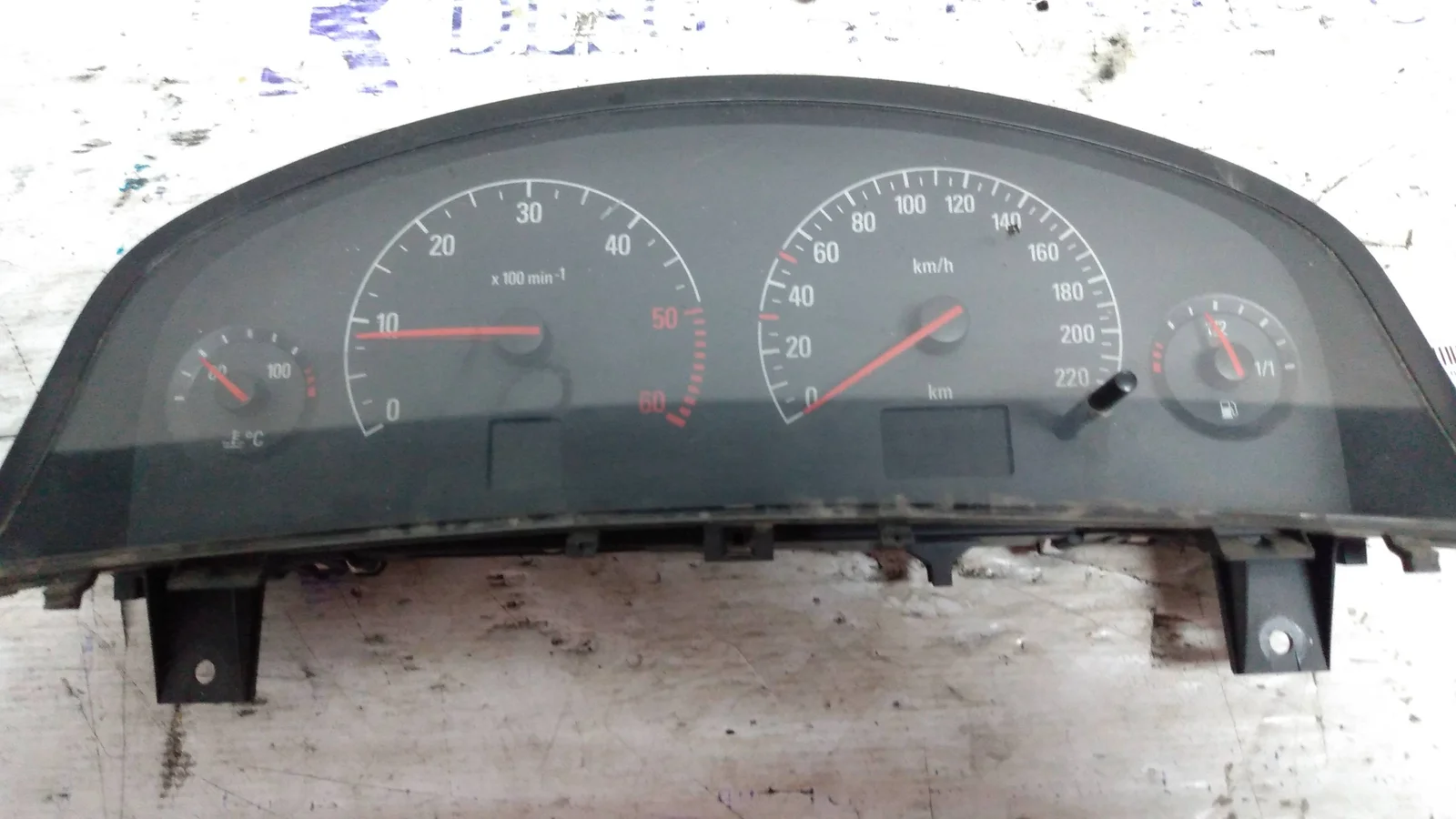 Foto de CUADRO INSTRUMENTOS OPEL VECTRA C BERLINA 2.2 16V DTI CAT (Y 22 DTR / L50) (125 CV / 92 KW) referencia 6236494