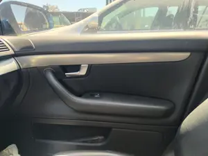 Foto de GUARNECIDO PUERTA DELANTERA DERECHA AUDI A4 BERLINA (8E) 2.5 V6 24V TDI (180 CV / 132 KW) referencia 8E1867104C FKZ