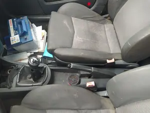 Foto de ENGANCHE CINTURON DELANTERO DERECHO SEAT CORDOBA BERLINA (6L2) 1.4 16V (101 CV / 74 KW)