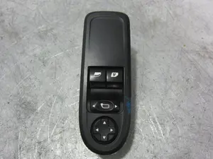 Foto de MANDO ELEVALUNAS DELANTERO IZQUIERDO CITROEN C3 1.4  (73 CV / 54 KW) referencia 96637530XT