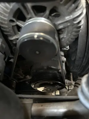 Foto de COMPRESOR AIRE ACONDICIONADO VOLKSWAGEN PASSAT BERLINA (3C2) 2.0 TDI (140 CV / 103 KW) referencia 1K0820808F