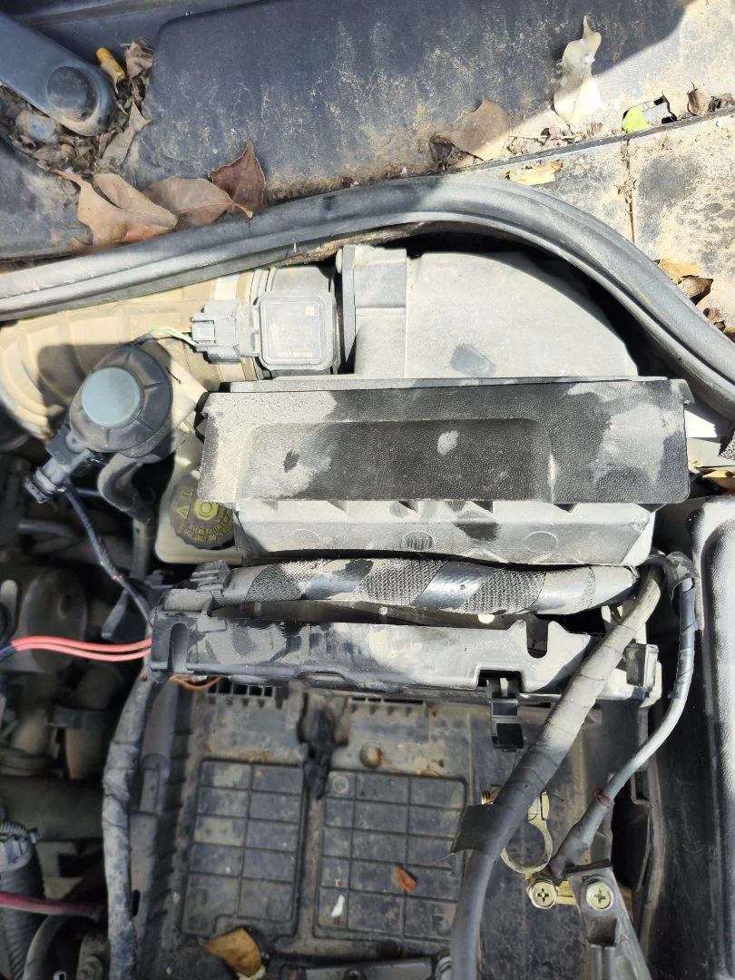 Foto de CAJA FILTRO AIRE RENAULT MEGANE II GRANDTOUR 1.5 dCi Diesel CAT (86 CV / 63 KW)