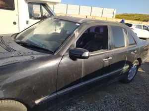 Foto de PUERTA TRASERA IZQUIERDA MERCEDES-BENZ CLASE E (BM 210) BERLINA 2.7 CDI 20V CAT (170 CV / 125 KW) referencia A210730230528