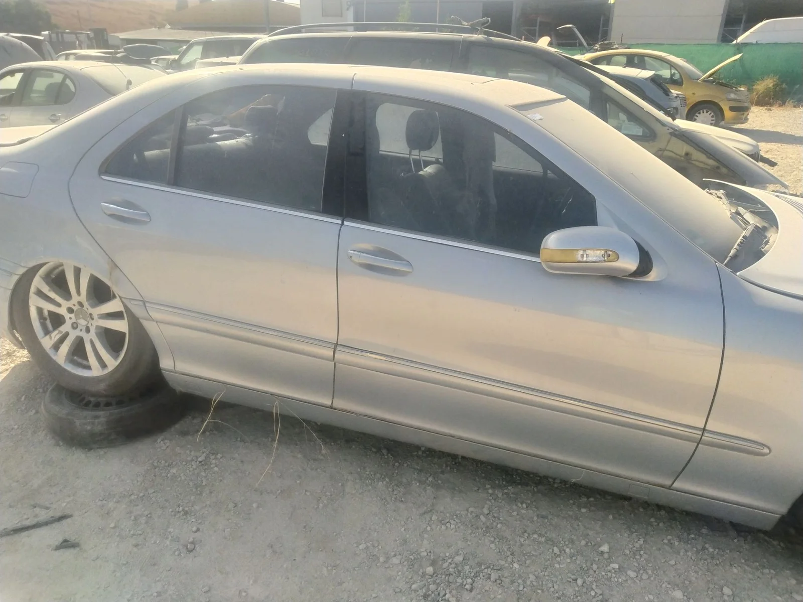 Foto de LUNA TRASERA DERECHA MERCEDES-BENZ CLASE S (BM 220) BERLINA 5.0 V8 24V CAT (306 CV / 225 KW) referencia A2207300218