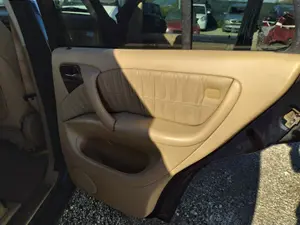 Foto de GUARNECIDO PUERTA TRASERA DERECHA MERCEDES-BENZ CLASE ML (BM 163) 2.7 CDI 20V CAT (163 CV / 120 KW) referencia A1637302470 9B96