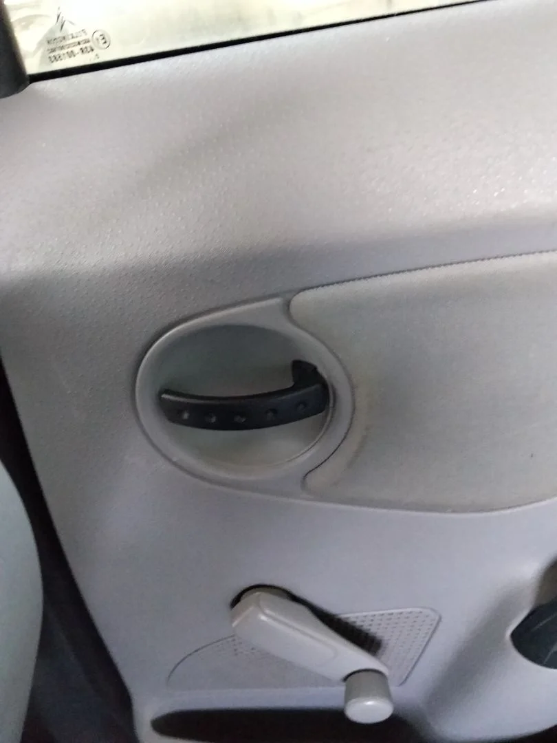 Foto de MANETA INTERIOR TRASERA DERECHA CITROEN C3 referencia 914486