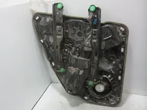Foto de ELEVALUNAS TRASERO DERECHO PORSCHE CAYENNE (TIPO 92A) 3.6 CAT (299 CV / 220 KW) referencia 7P5839756C