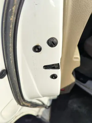 Foto de CERRADURA PUERTA TRASERA IZQUIERDA AUDI Q7 (4L) 3.0 V6 24V TDI (233 CV / 171 KW) referencia 8K0839016