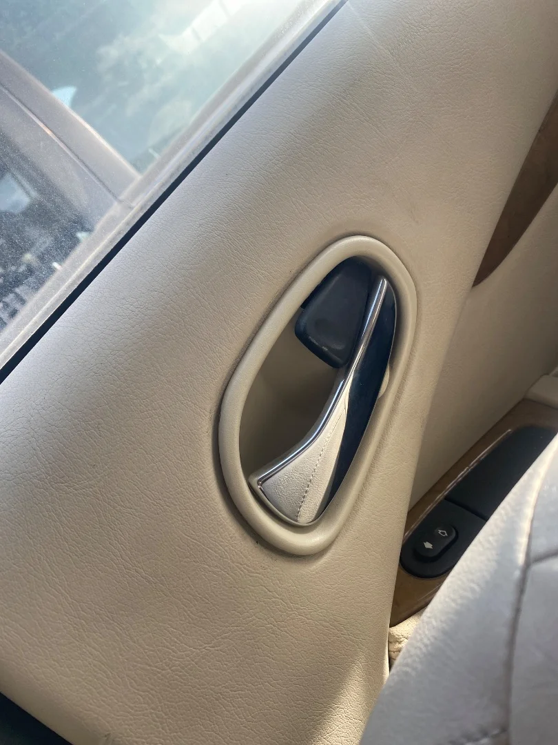 Foto de MANETA INTERIOR TRASERA DERECHA JAGUAR S-TYPE (03.1999) 3.0 V6 24V CAT (238 CV / 175 KW) referencia XR8 28164