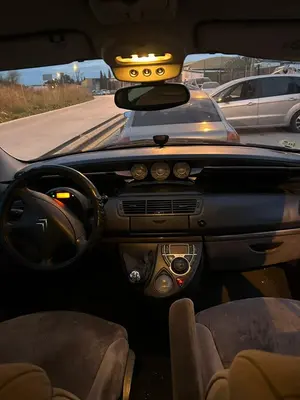 Foto de CENICERO CITROEN C8 2.0 HDi CAT (RHK / DW10UTED4) (120 CV / 88 KW)