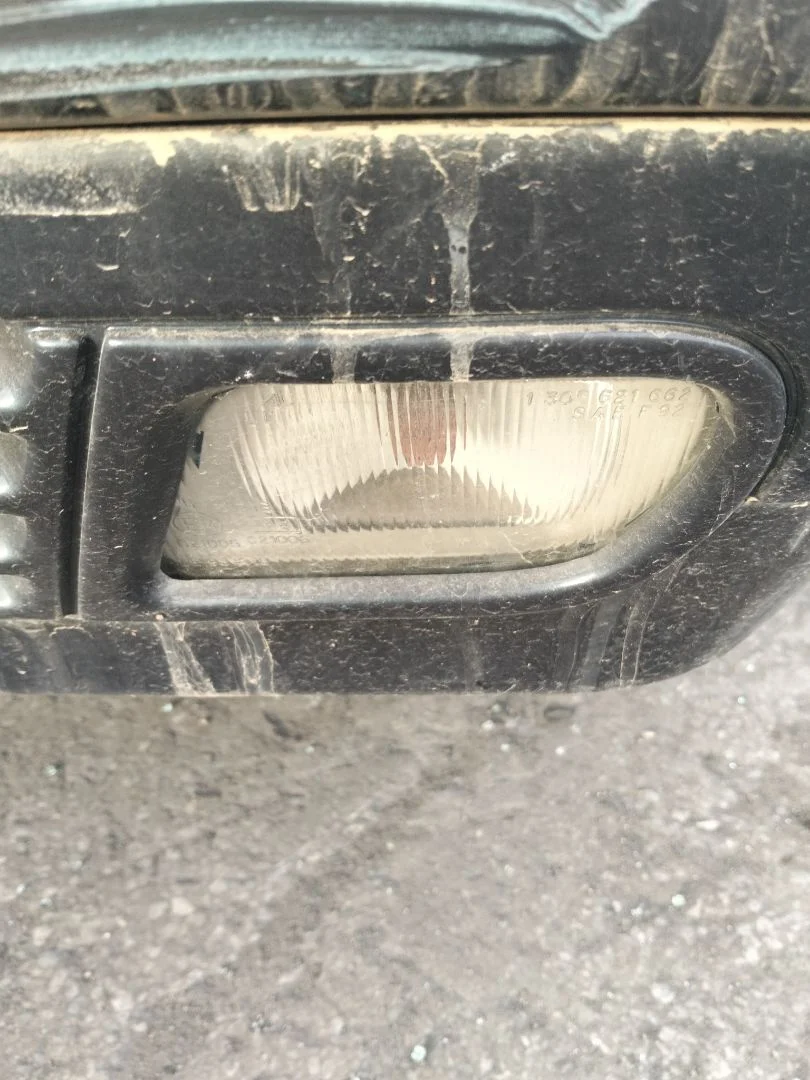 Foto de FARO ANTINIEBLA IZQUIERDO MERCEDES-BENZ CLASE E (BM 210) BERLINA referencia A2108200156