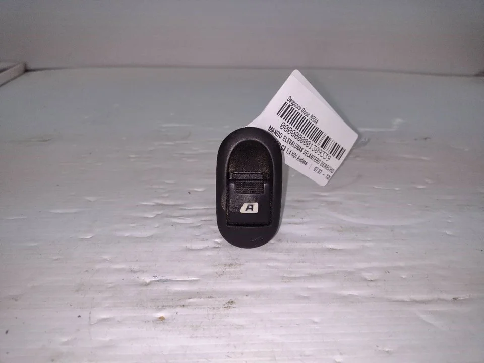 Foto de MANDO ELEVALUNAS DELANTERO DERECHO CITROEN C3 1.4 HDi (68 CV / 50 KW) referencia 96401469