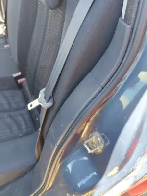 Foto de CINTURON SEGURIDAD TRASERO IZQUIERDO RENAULT MEGANE II BERLINA 5P 1.5 dCi Diesel (106 CV / 78 KW)