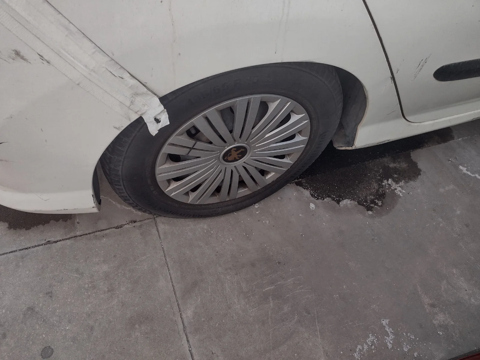 Foto de PASO RUEDA TRASERO DERECHO PEUGEOT 308 1.6 16V HDi FAP (92 CV / 68 KW) referencia 8534L8