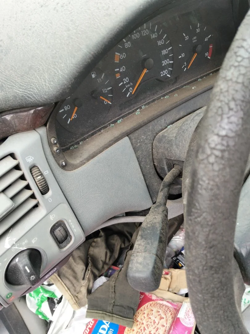 Foto de CUADRO INSTRUMENTOS MERCEDES-BENZ CLASE E (BM 210) BERLINA 2.9 Turbodiesel CAT (129 CV / 95 KW)