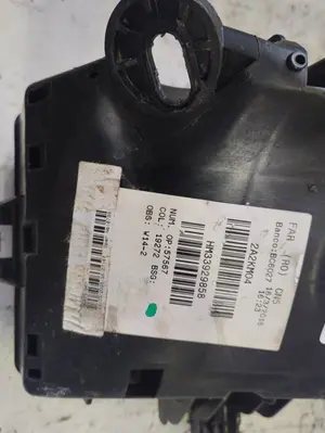 Foto de CAJA RELES / FUSIBLES FORD FOCUS BERLINA (CAP) 4M5G6007XD referencia 5Q0907361D