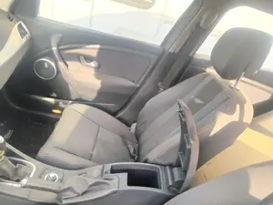 Foto de AIRBAG LATERAL DERECHO RENAULT MEGANE III SPORT TOURER 1.9 dCi Diesel (131 CV / 96 KW) referencia 985L07399R