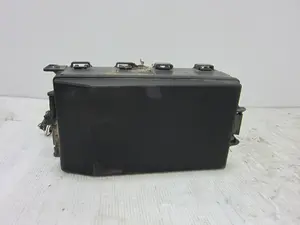Foto de CAJA RELES / FUSIBLES FORD FOCUS BERLINA (CAK) 1.8 TDDI Turbodiesel CAT (90 CV / 66 KW) referencia 98AG14A142AD