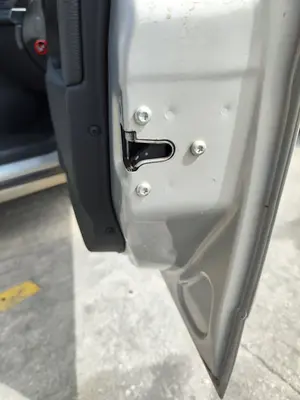 Foto de CERRADURA PUERTA DELANTERA DERECHA OPEL ASTRA H BERLINA 1.7 16V CDTI (110 CV / 81 KW) referencia 13210749
