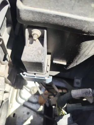 Foto de CAJA PRECALENTAMIENTO CITROEN C4 BERLINA 1.6 16V HDi (90 CV / 66 KW)