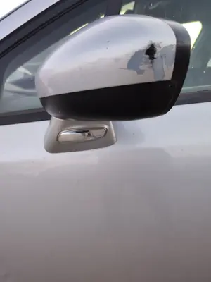 Foto de RETROVISOR IZQUIERDO CITROEN C4 BERLINA 1.6 16V HDi FAP (109 CV / 80 KW)