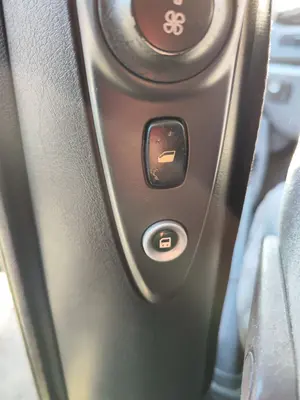 Foto de MANDO ELEVALUNAS TRASERO IZQUIERDO CITROEN C8 2.0 HDi CAT (RHK / DW10UTED4) (120 CV / 88 KW)