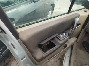 Foto de RETENEDOR PUERTA RENAULT SCENIC II (JM) 1.6 16V (113 CV / 83 KW)