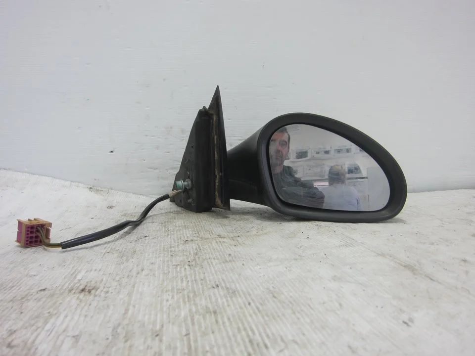 Foto de RETROVISOR DERECHO SEAT IBIZA (6L1) 1.9 TDI (101 CV / 74 KW) referencia 014142