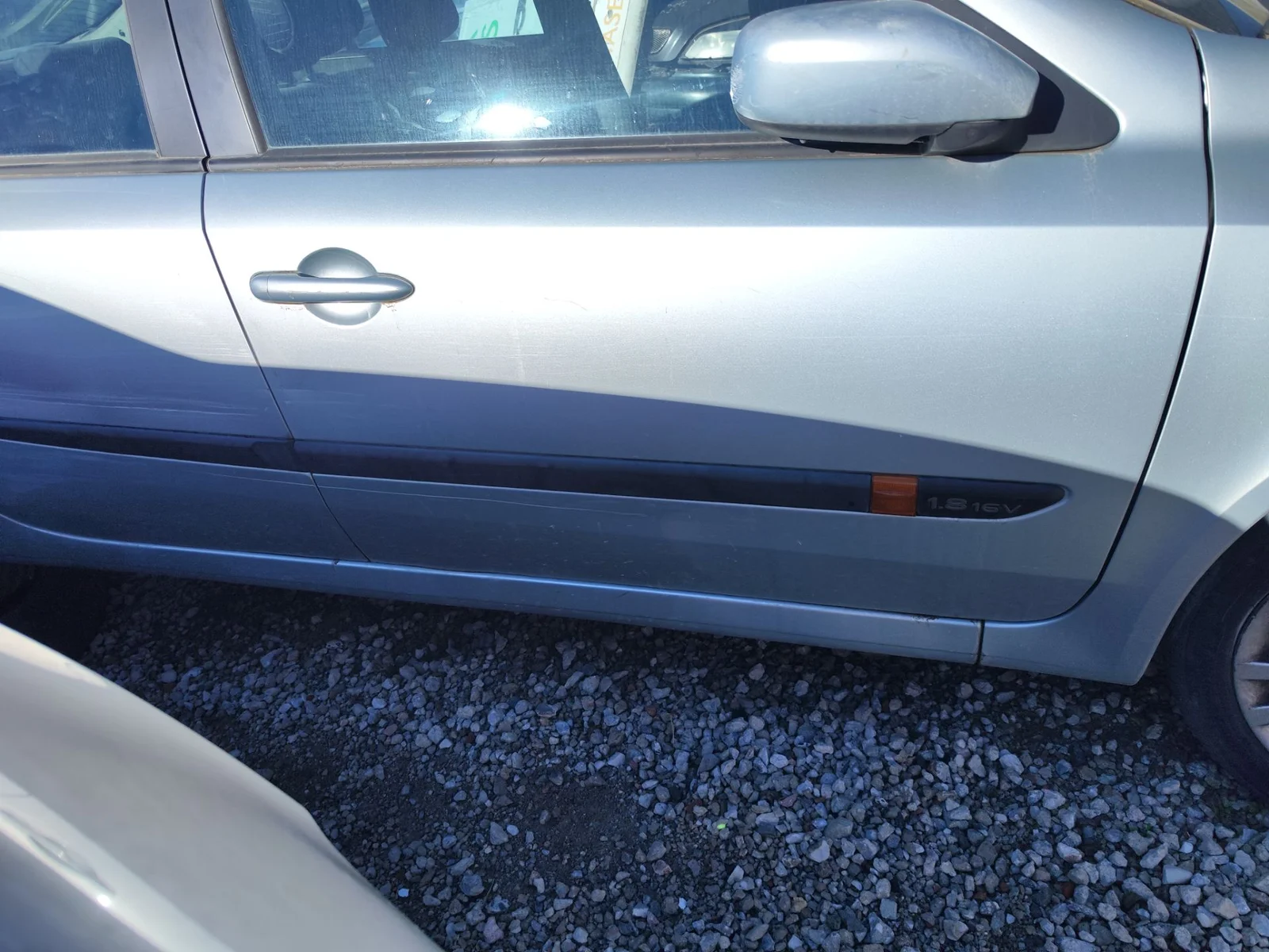 Foto de PUERTA DELANTERA DERECHA RENAULT LAGUNA II (BG0) 1.8 CAT (120 CV / 88 KW) referencia 7751472438