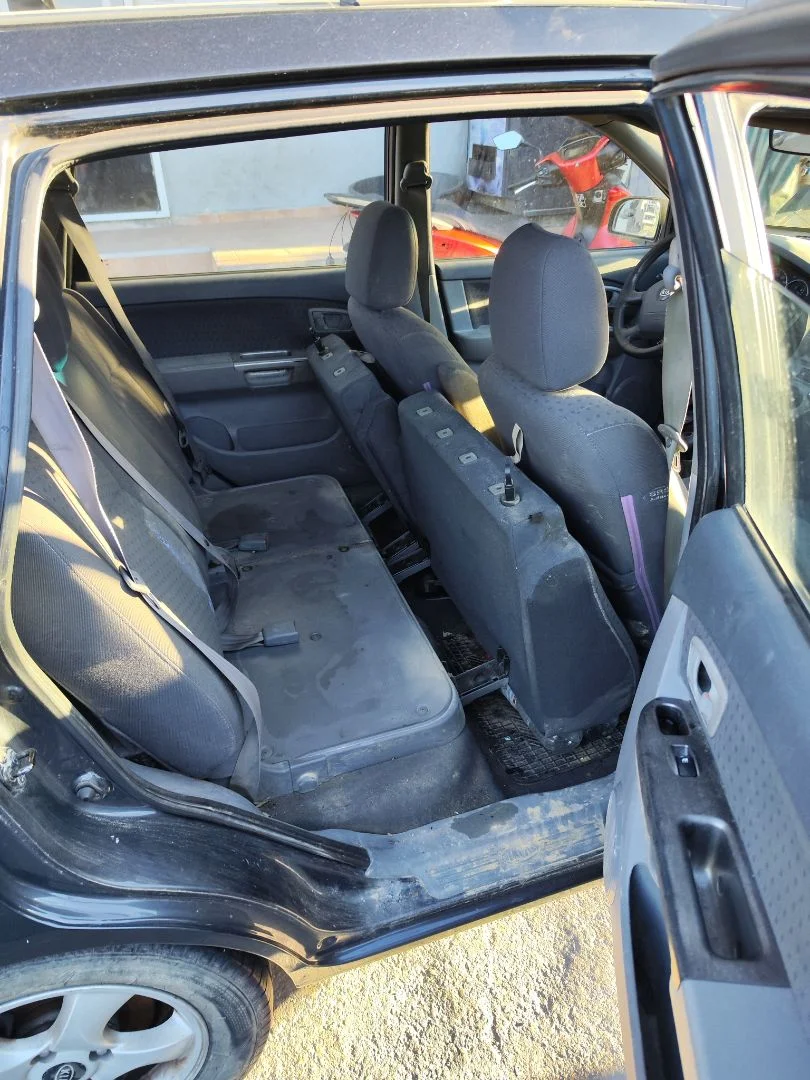 Foto de GOMAS CONTORNO PUERTA KIA CARENS (RS) 2.0 Turbodiesel CAT (113 CV / 83 KW) referencia 82130A4000