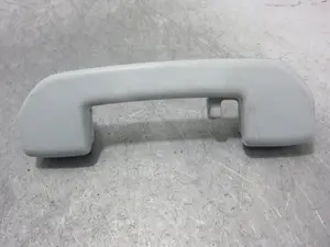 Foto de ASIDERO TECHO TRASERO IZQUIERDO PEUGEOT 308 1.6 HDi (92 CV / 68 KW) referencia 9686111180