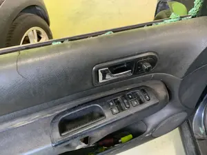 Foto de MANETA INTERIOR DELANTERA IZQUIERDA VOLKSWAGEN GOLF IV BERLINA (1J1)(10.1997) 1.9 TDI (101 CV / 74 KW) referencia 3B1837113H FKZ