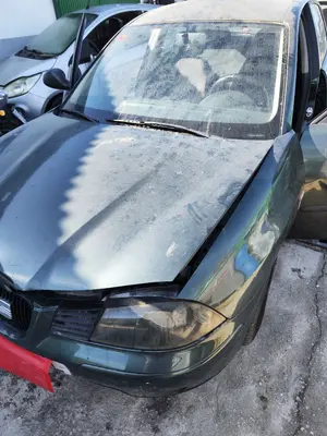 Foto de CAPO SEAT IBIZA (6L1) 1.9 TDI (101 CV / 74 KW) referencia 6L0823031D foto 2