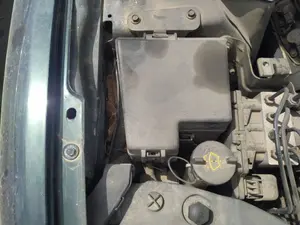 Foto de CAJA RELES / FUSIBLES JAGUAR S-TYPE (03.1999) 4.0 V8 32V CAT (276 CV / 203 KW)