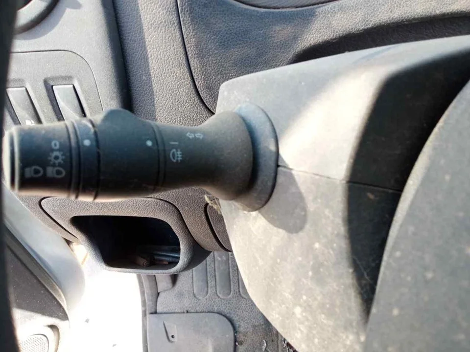 Foto de MANDO LUCES NISSAN NV400 FURGON (X62) 2.3 dCi Diesel CAT (125 CV / 92 KW)