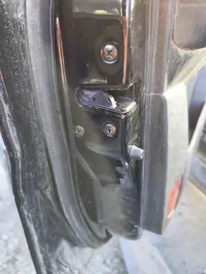 Foto de CERRADURA PUERTA DELANTERA IZQUIERDA HYUNDAI TERRACAN (HP) 2.9 CRDi CAT (150 CV / 110 KW) referencia 81310-H1021