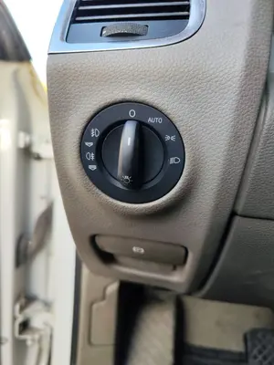 Foto de MANDO LUCES AUDI Q7 (4L) 3.0 V6 24V TDI (233 CV / 171 KW) referencia 4E0953513K FKZ