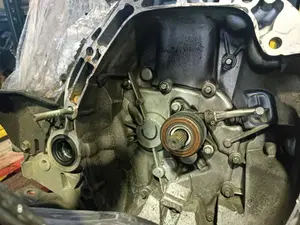 Foto de CAJA CAMBIOS RENAULT CLIO III 1.5 dCi Diesel (68 CV / 50 KW) referencia JHQ foto 2