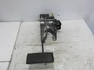 Foto de PEDAL FRENO CHRYSLER STRATUS JX CABRIO 2.5 CAT (163 CV / 120 KW) referencia 04929561