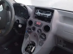 Foto de CONSOLA CENTRAL FIAT II PANDA (169) 1.2 CAT (60 CV / 44 KW)