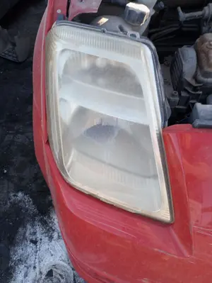 Foto de FARO DERECHO CITROEN C2 1.4  (73 CV / 54 KW) referencia 620670