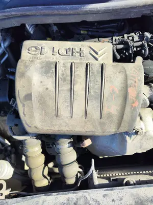 Foto de TAPA MOTOR CITROEN C4 BERLINA 1.6 16V HDi (90 CV / 66 KW) referencia 0137E5