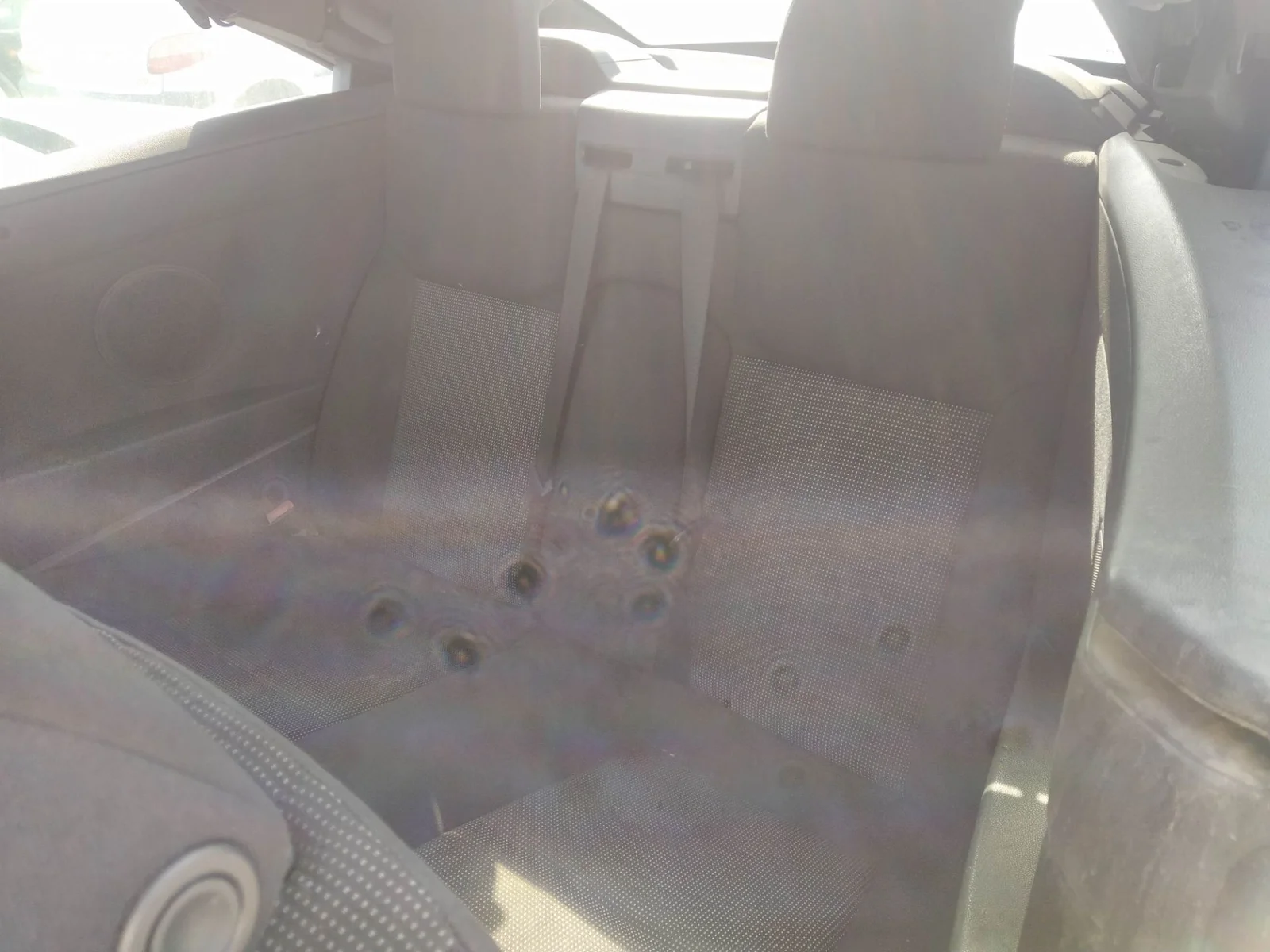 Foto de ENGANCHE CINTURON TRASERO IZQUIERDO OPEL ASTRA H TWIN TOP 1.8 16V (140 CV / 103 KW)