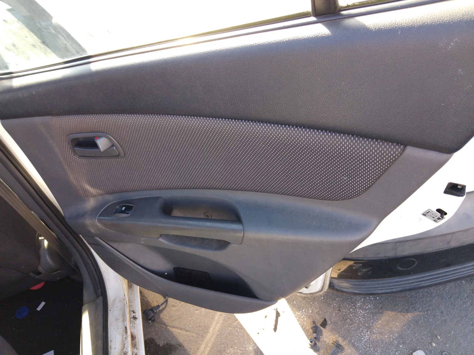 Foto de GUARNECIDO PUERTA TRASERA DERECHA KIA RIO (JB) 1.5 CRDi (110 CV / 81 KW) referencia 833021G123JBJ