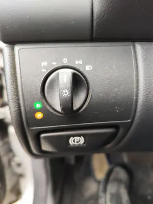 Foto de MANDO LUCES MERCEDES-BENZ CLK (BM 208) CABRIO 3.2 V6 18V CAT (218 CV / 160 KW) referencia A2085450010