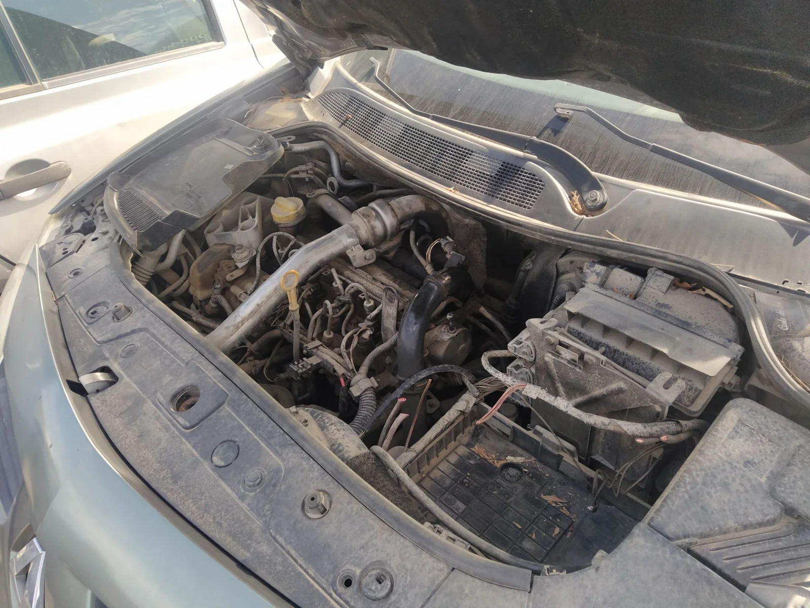Foto de COMPRESOR AIRE ACONDICIONADO RENAULT MEGANE II CLASSIC BERLINA 1.5 dCi Diesel (101 CV / 74 KW) referencia 92600BN701