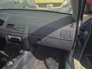 Foto de GUANTERA SKODA FABIA COMBI (6Y5) 1.9 TDI (101 CV / 74 KW)