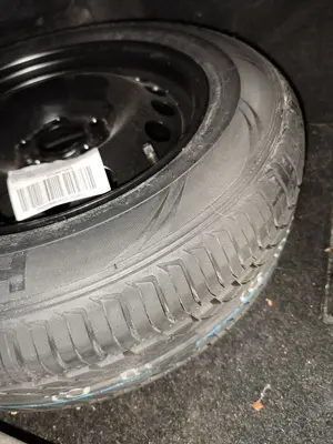 Foto de RUEDA DE REPUESTO OPEL VECTRA C BERLINA 1.9 CDTI (120 CV / 88 KW)
